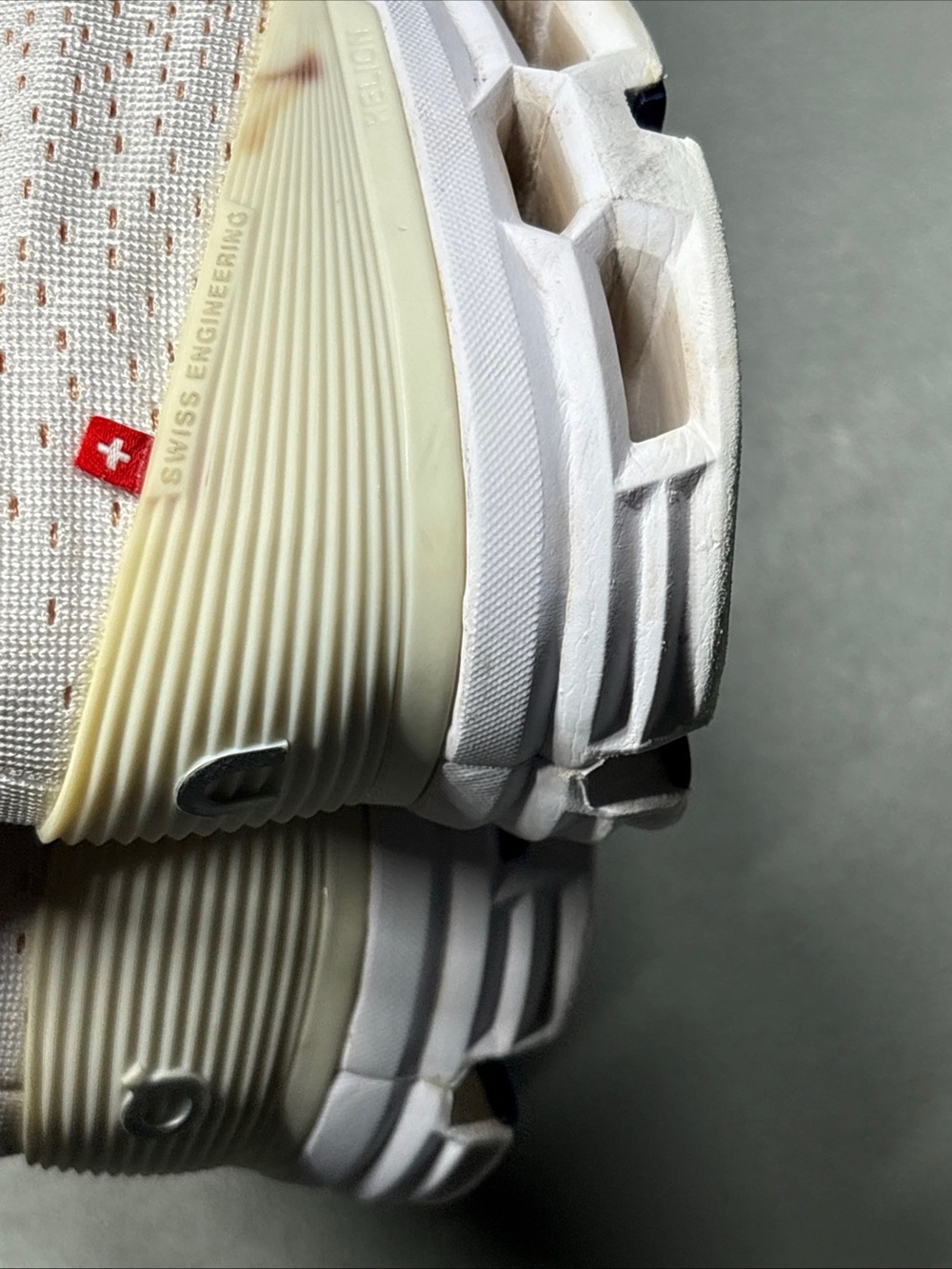 On Running Women's Cloudstratus Road Running Shoes White/Almond Size 9.5 - Picture 3 of 14